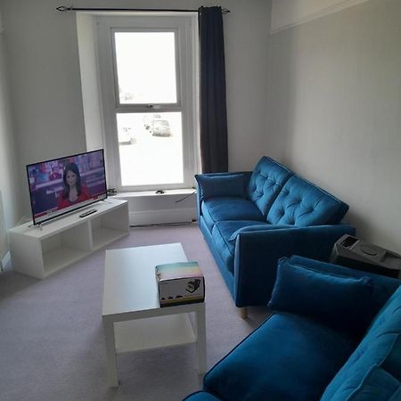 Conveniently Located, Newly Refurbished Flat Apartment Pembroke Dock Bagian luar foto