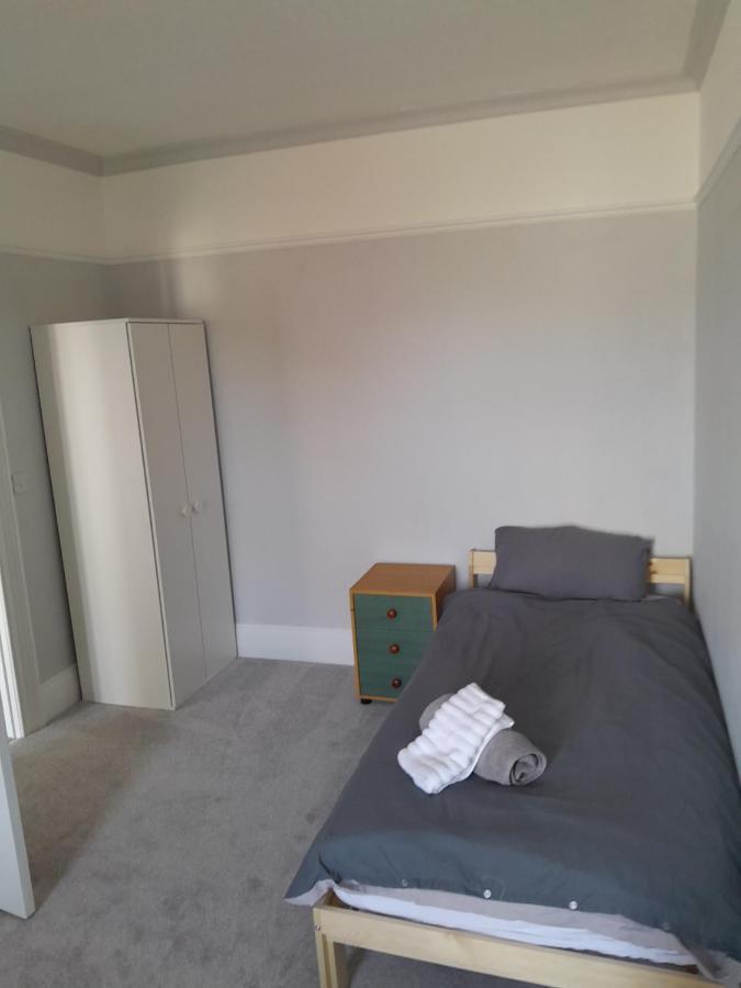 Conveniently Located, Newly Refurbished Flat Apartment Pembroke Dock Bagian luar foto