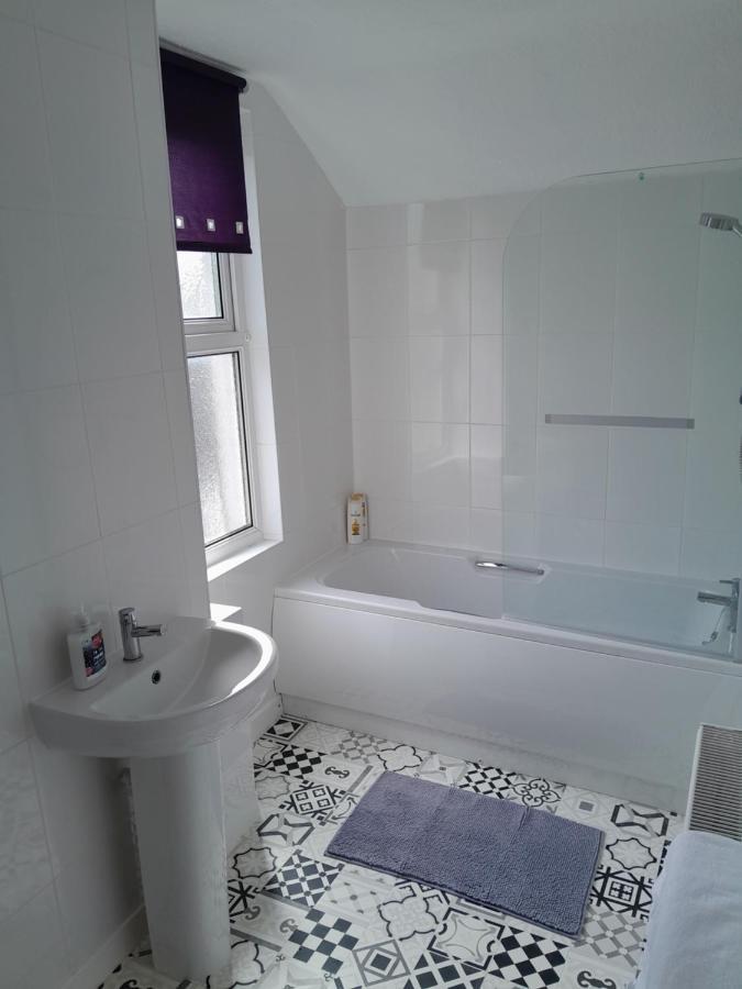 Conveniently Located, Newly Refurbished Flat Apartment Pembroke Dock Bagian luar foto